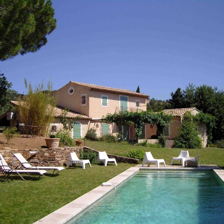 Piscine d'une villa provencale